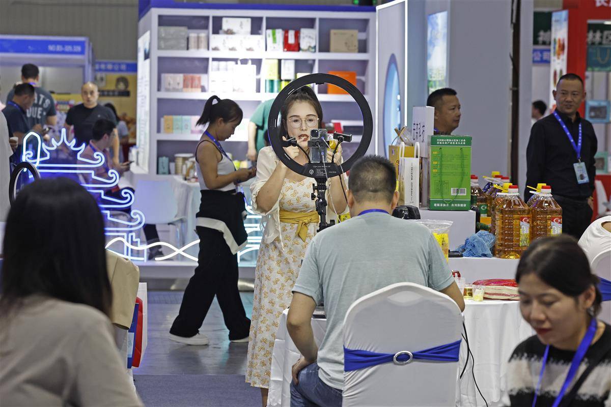 免费炸三张金花游戏下载